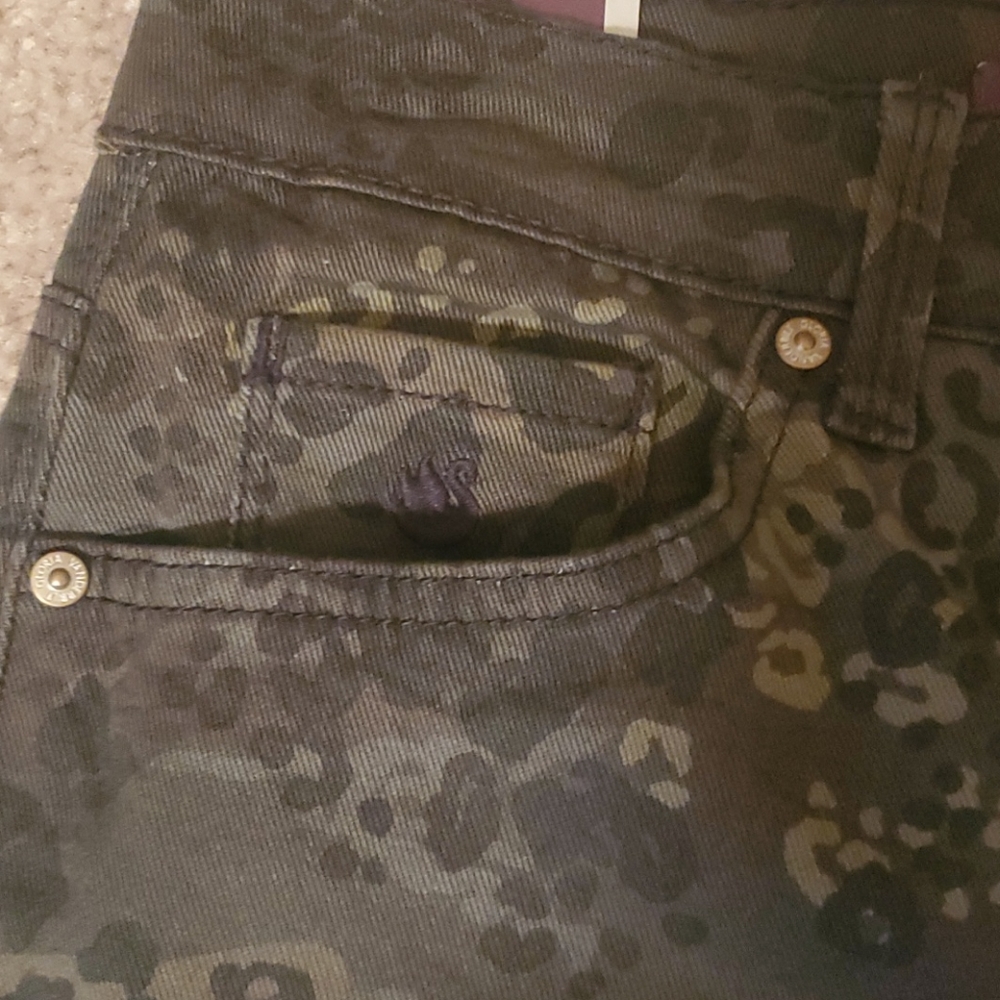 Gloria Vanderbilt 5 Pocket Slacks - Picture 5 of 12